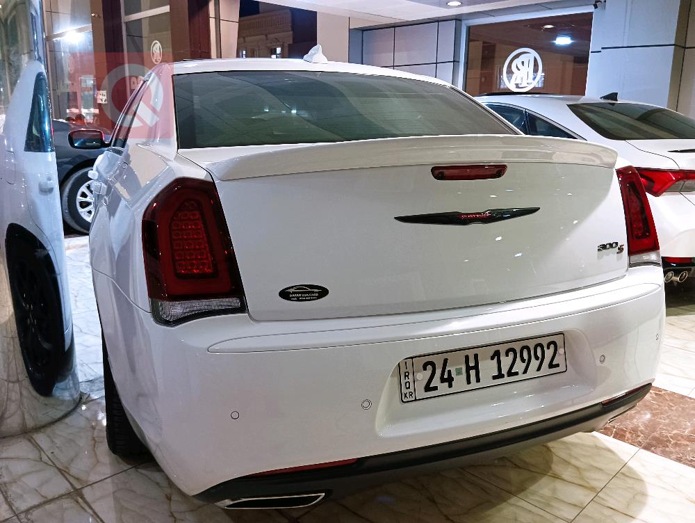كرايسلر 300